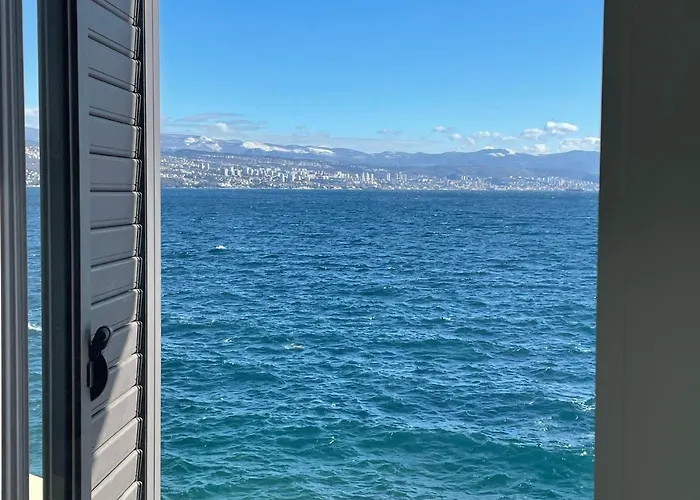 First Row To The Sea Abbázia