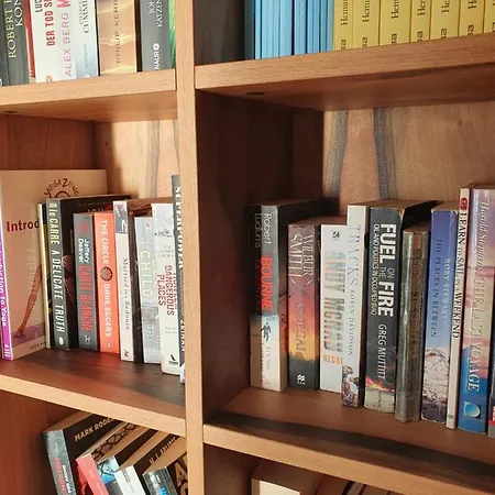 First Row To The Sea 아파트