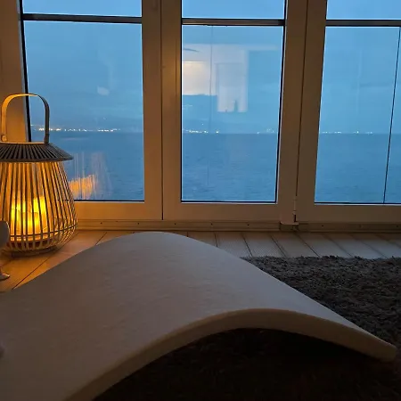شقة First Row To The Sea *