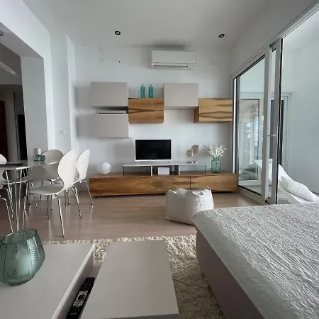 아파트 First Row To The Sea 오파티아