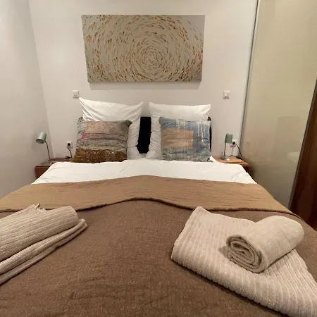 아파트 First Row To The Sea *