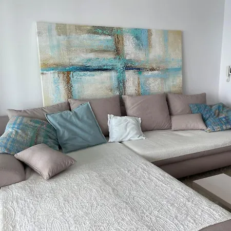 아파트 First Row To The Sea *