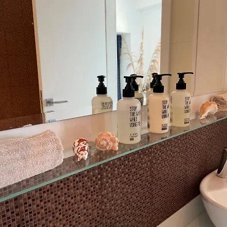 아파트 First Row To The Sea 오파티아