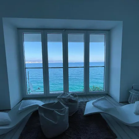 Apartman First Row To The Sea