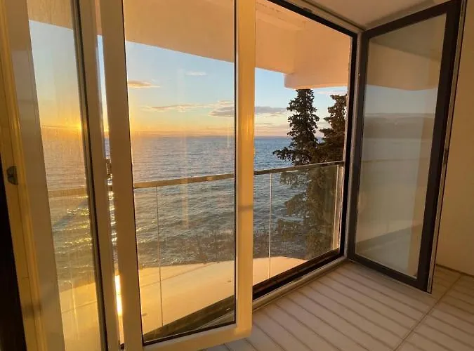 דירה First Row To The Sea *