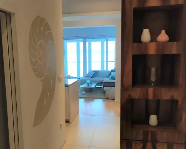 First Row To The Sea דירה