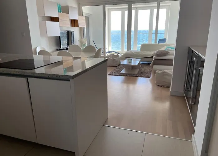 First Row To The Sea Апартаменты