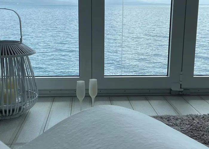 First Row To The Sea * Опатия